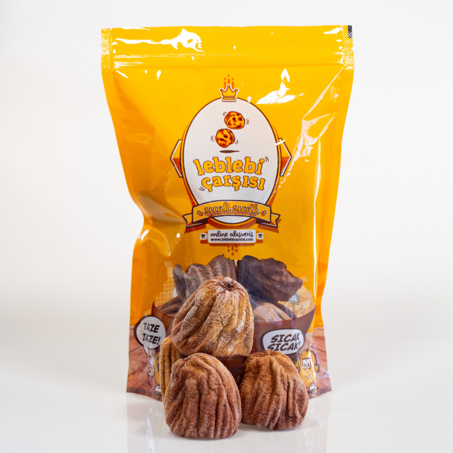 Kurutulmuş cennet hurması (amme) dilimleri – doğal, tatlı ve lif açısından zengin kuru meyve