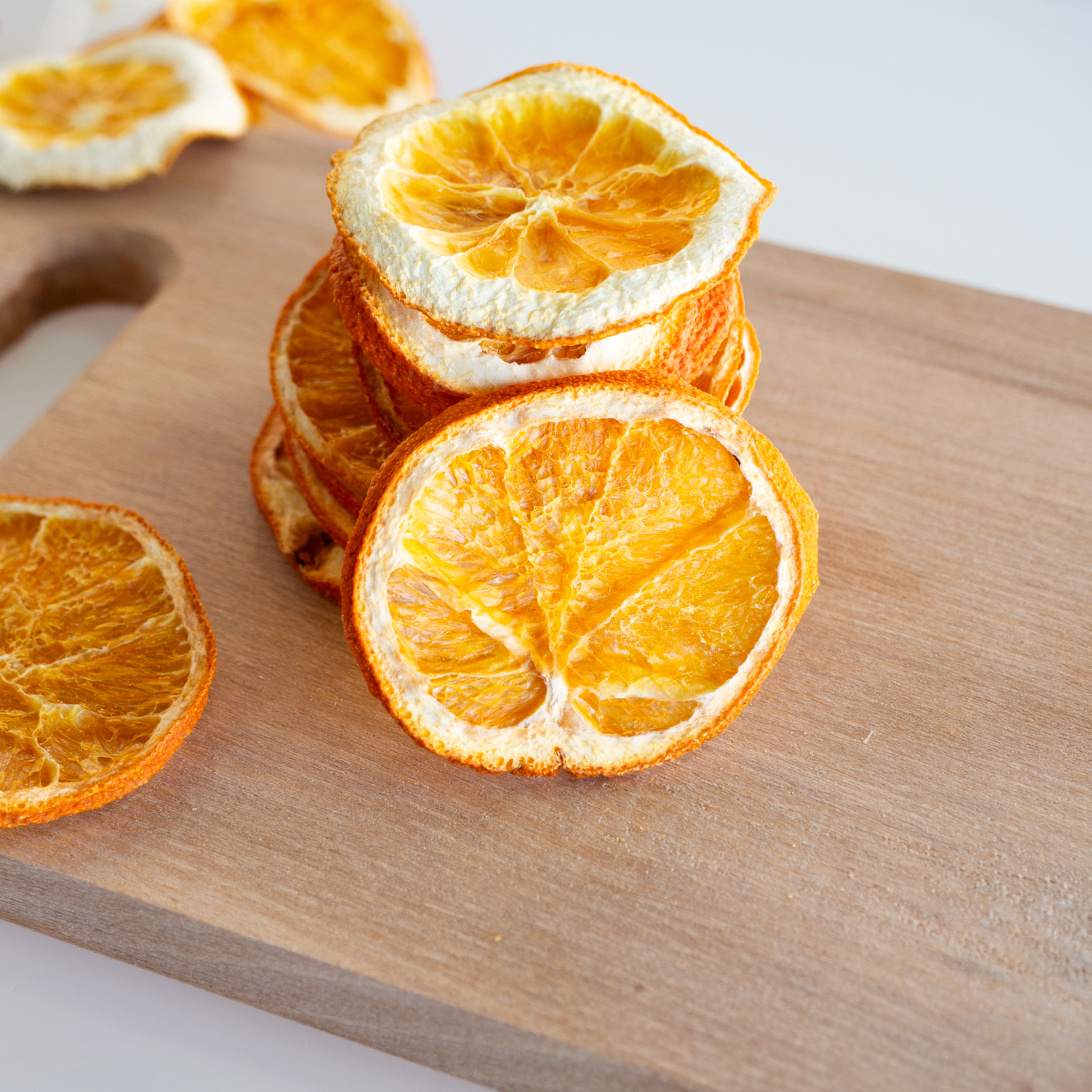 Kurutulmuş portakal dilimleri – katkısız, doğal ve ferah meyve kurusu atıştırmalık