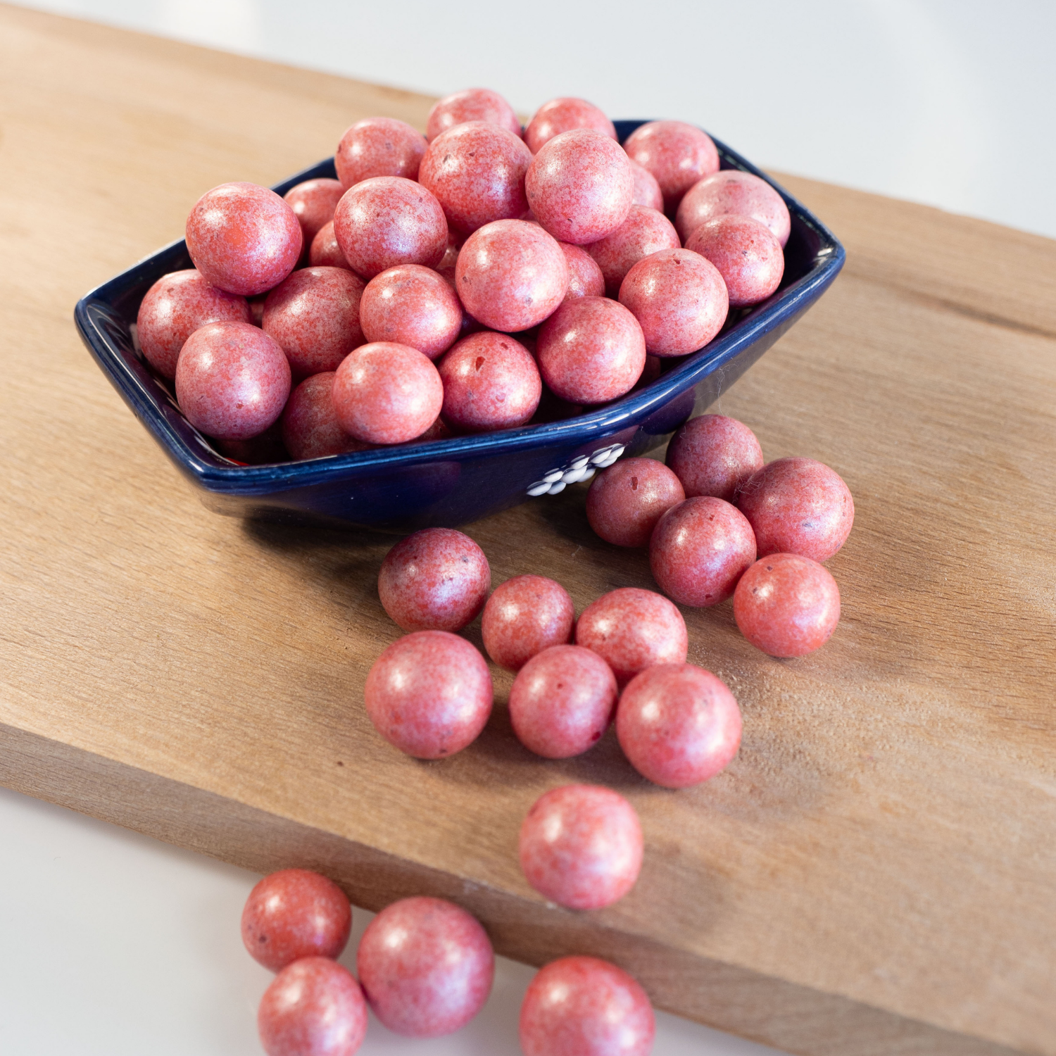 Nar aromalı leblebi drajeleri – meyveli ve tatlı atıştırmalık