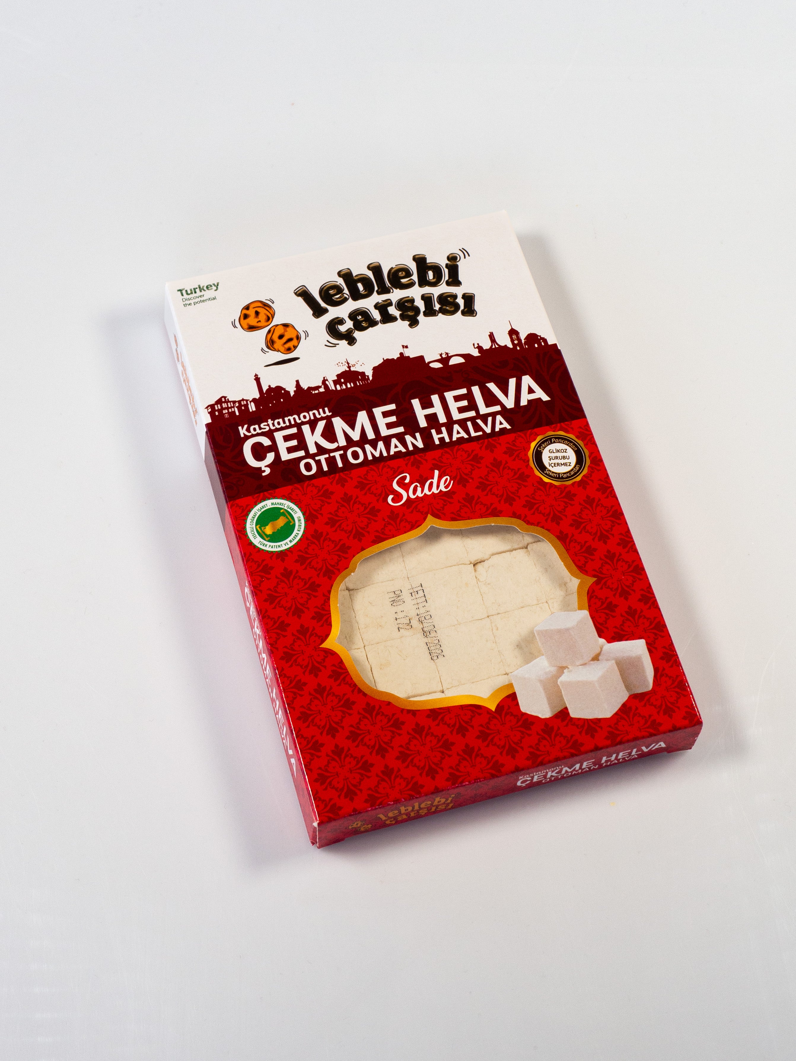 Sade çekme helva – lif lif yapıda, geleneksel un helvası formunda sade tatlı