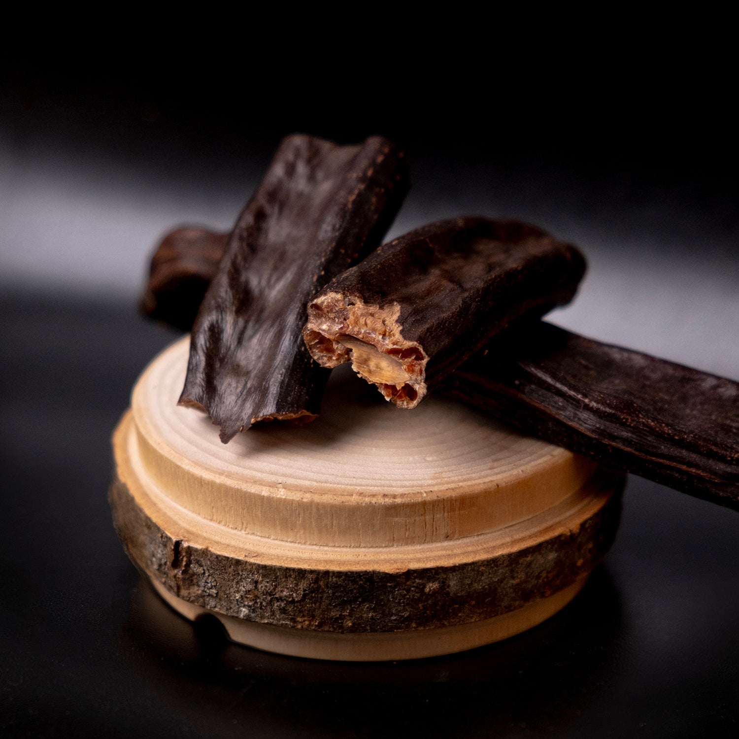 Doğal keçi boynuzu (harnup) – enerji verici geleneksel atıştırmalık