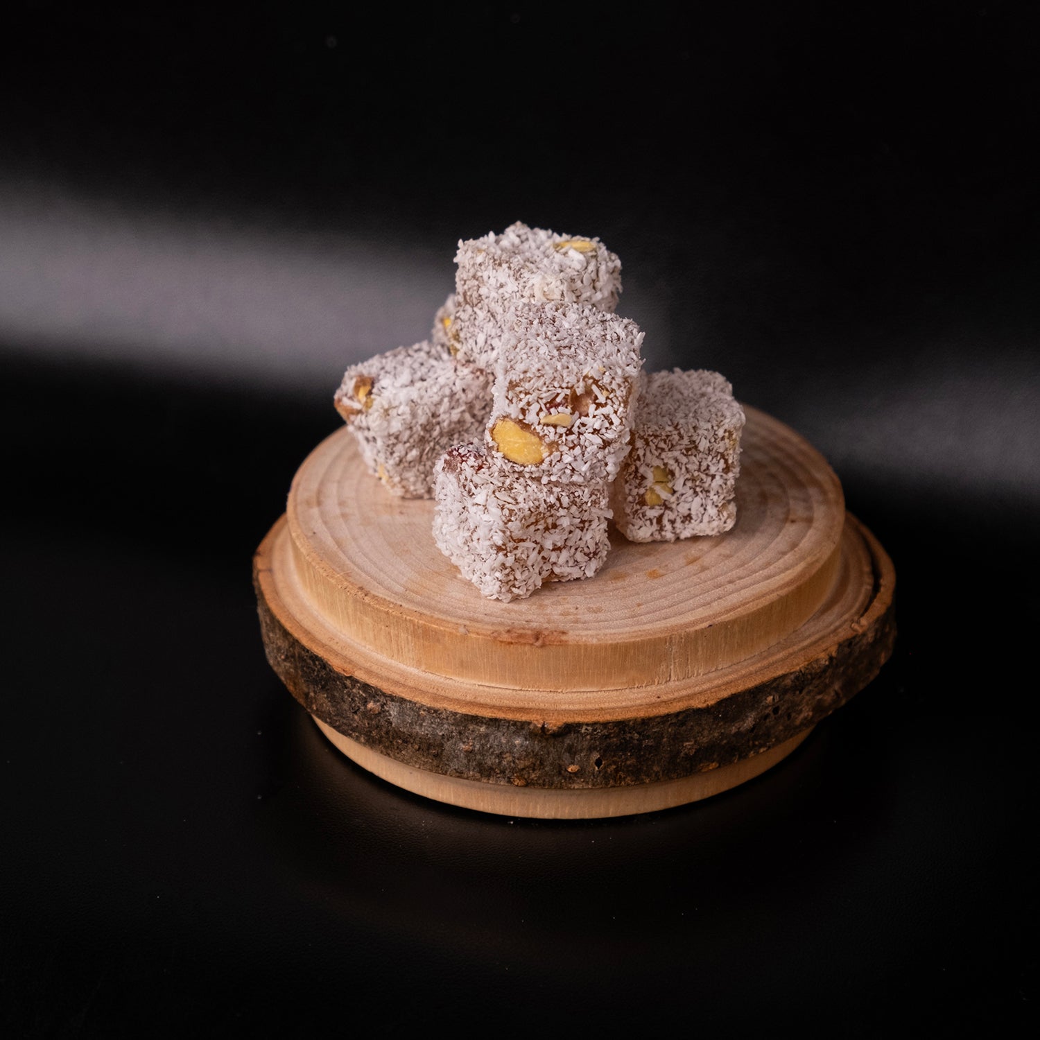 Çifte kavrulmuş Antep fıstıklı lokum – az şekerli, bol fıstıklı ve geleneksel yöntemle hazırlanmış lokum ürünü