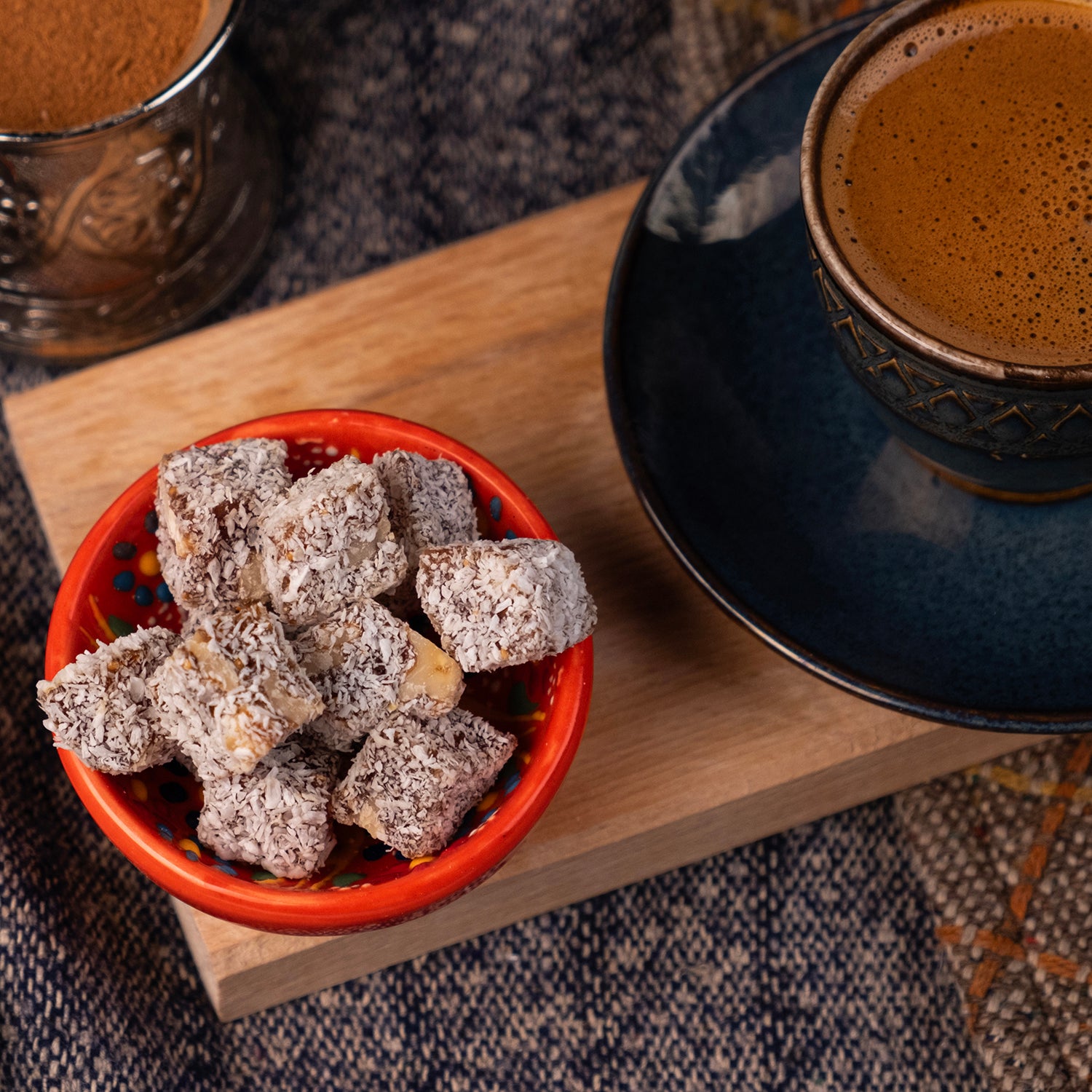 Çifte kavrulmuş yer fıstıklı lokum – az şekerli, bol fıstıklı, yoğun kıvamlı ve geleneksel lokum çeşidi