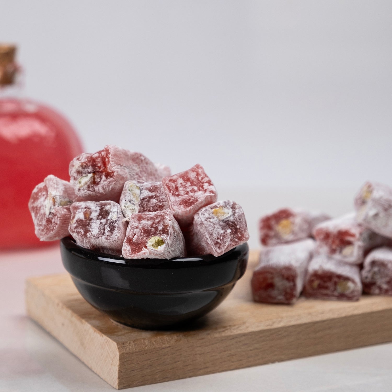 Narlı fitil lokum – nar aromalı, yumuşak dokulu ve uzun formda geleneksel lokum çeşidi