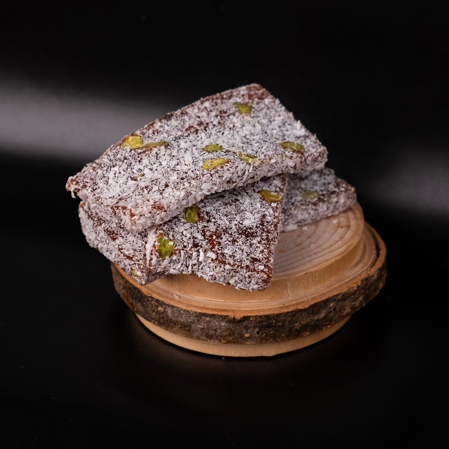 Antep fıstıklı cezerye – rendelenmiş havuç, doğal şeker ve bol Antep fıstığıyla hazırlanan geleneksel tatlı atıştırmalık