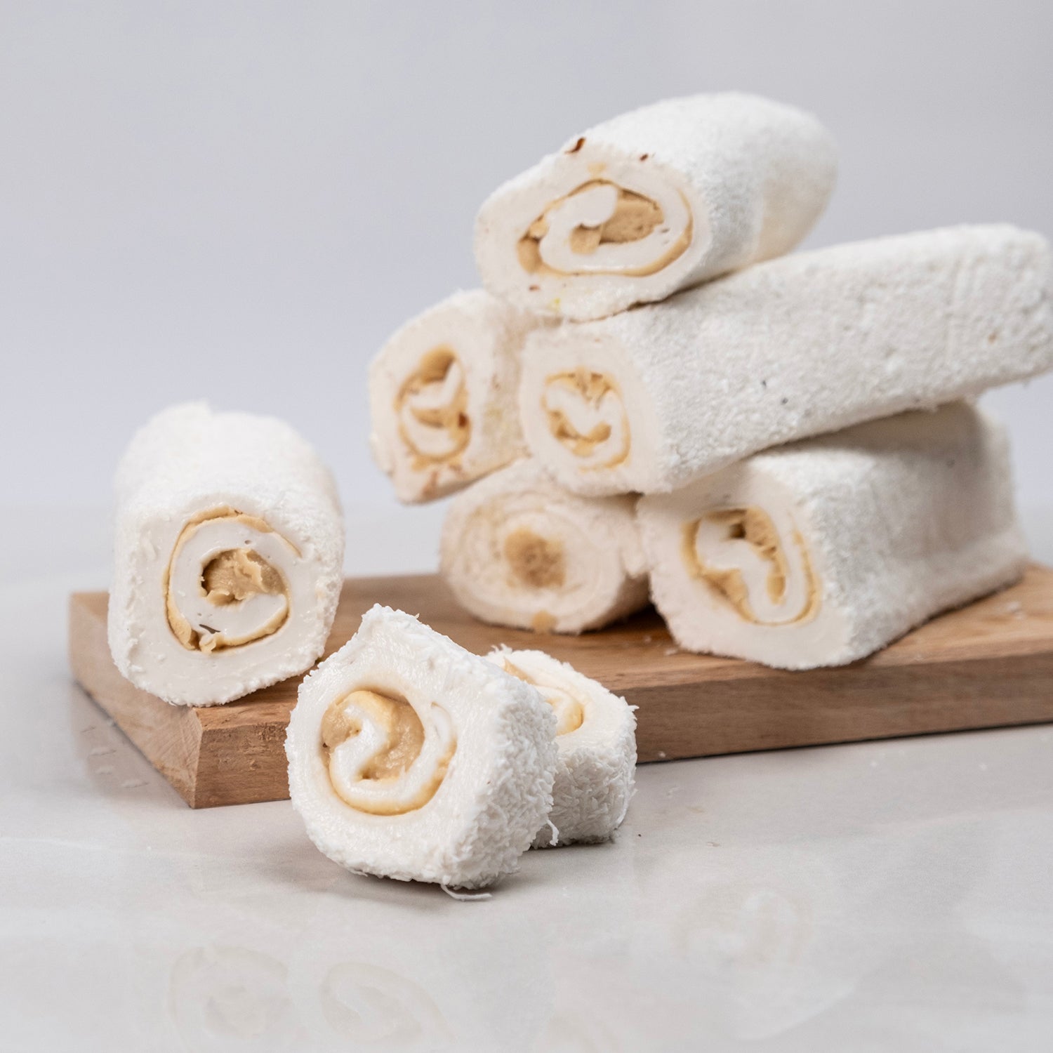 Fındık kremalı lokum – içi fındık kreması dolgulu, yumuşak ve yoğun aromalı modern Türk lokumu