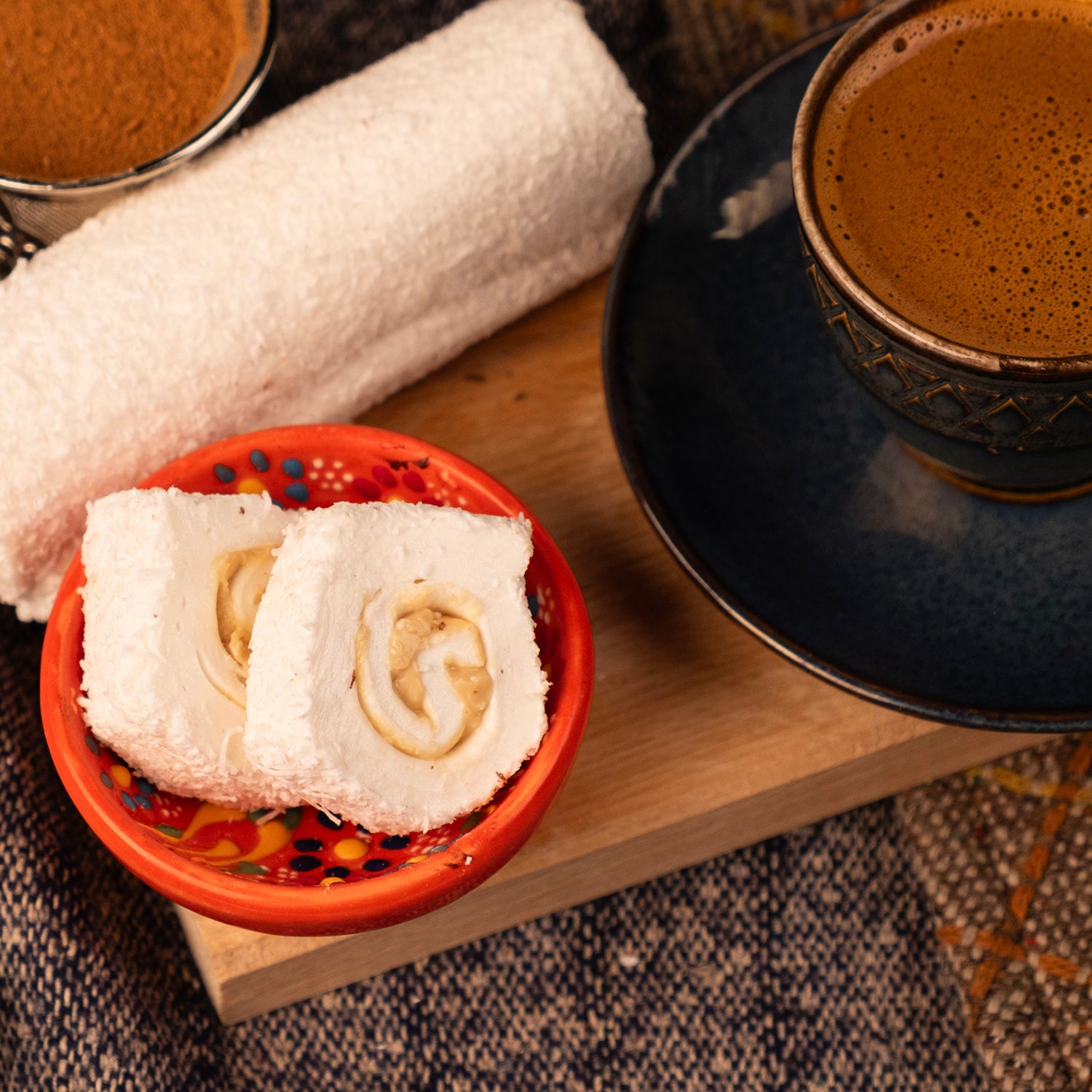 Fındık kremalı lokum – içi fındık kreması dolgulu, yumuşak ve yoğun aromalı modern Türk lokumu