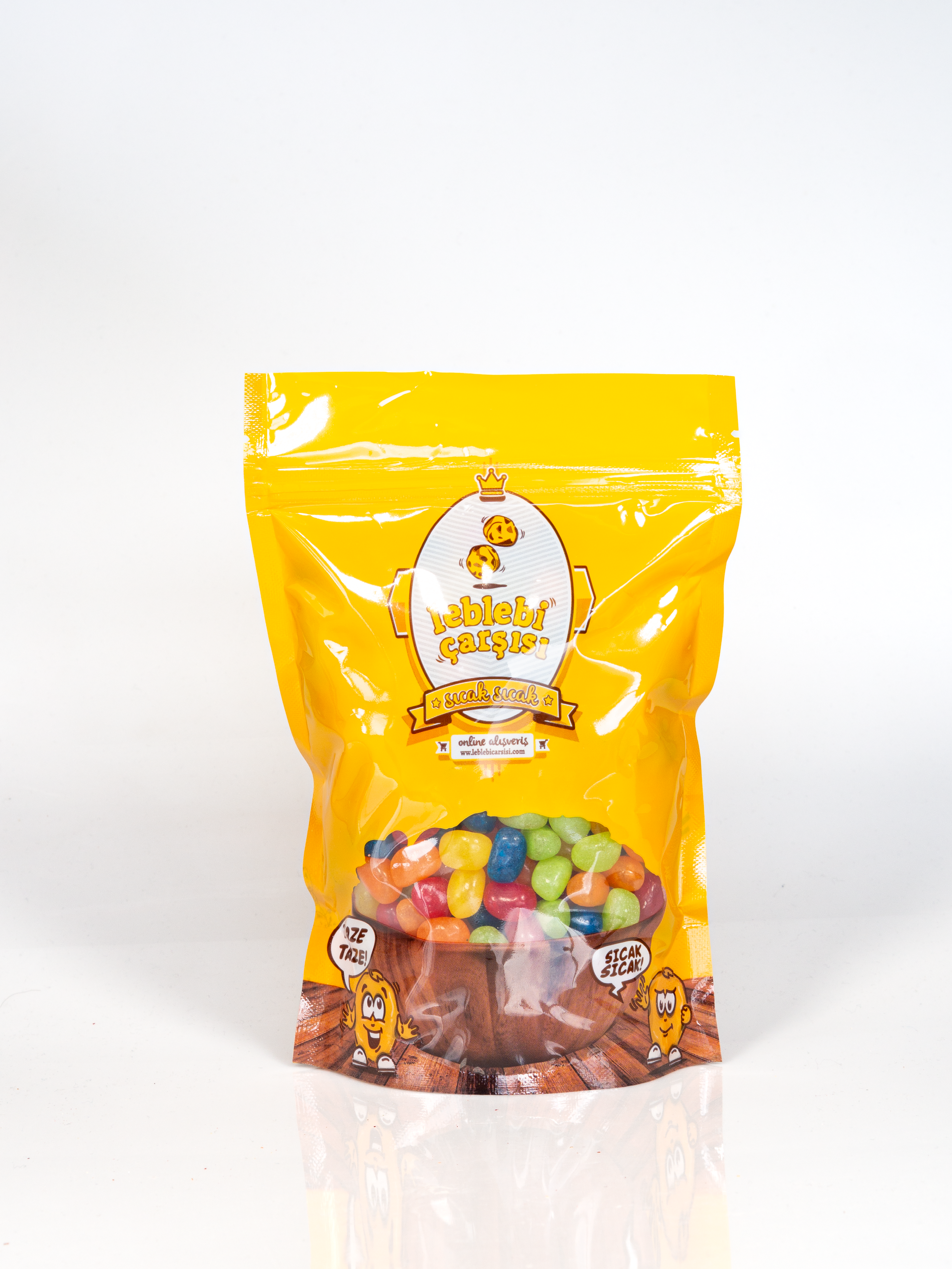 meyveli fasulye jelibon, fasulye şeklinde renkli jelibon görseli, yumuşak meyve aromalı jelibon