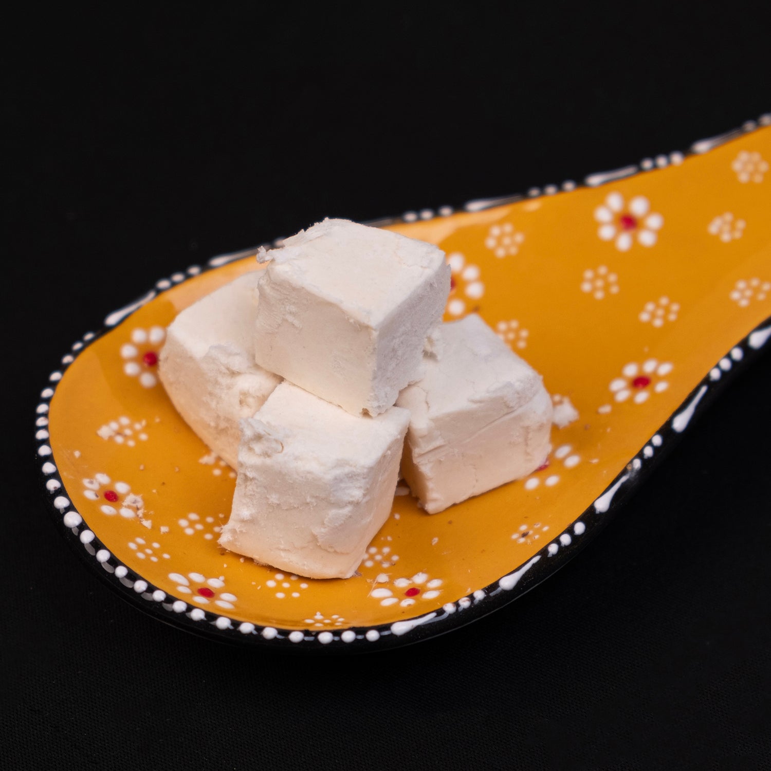 Tereyağlı çekme helva – lif lif yapıda, ağızda dağılan geleneksel tatlı