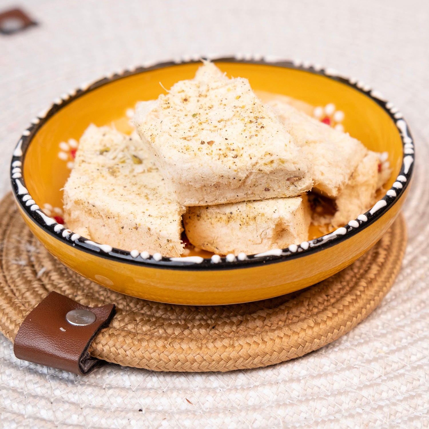 Antep fıstıklı saray helvası – ince yapıda, unlu ve kıtır dokulu geleneksel helva çeşidi