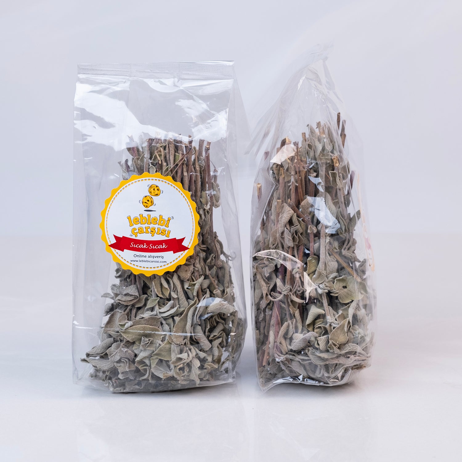 Kurutulmuş doğal adaçayı yaprakları – şifalı, ferahlatıcı ve geleneksel bitki çayı ürünü