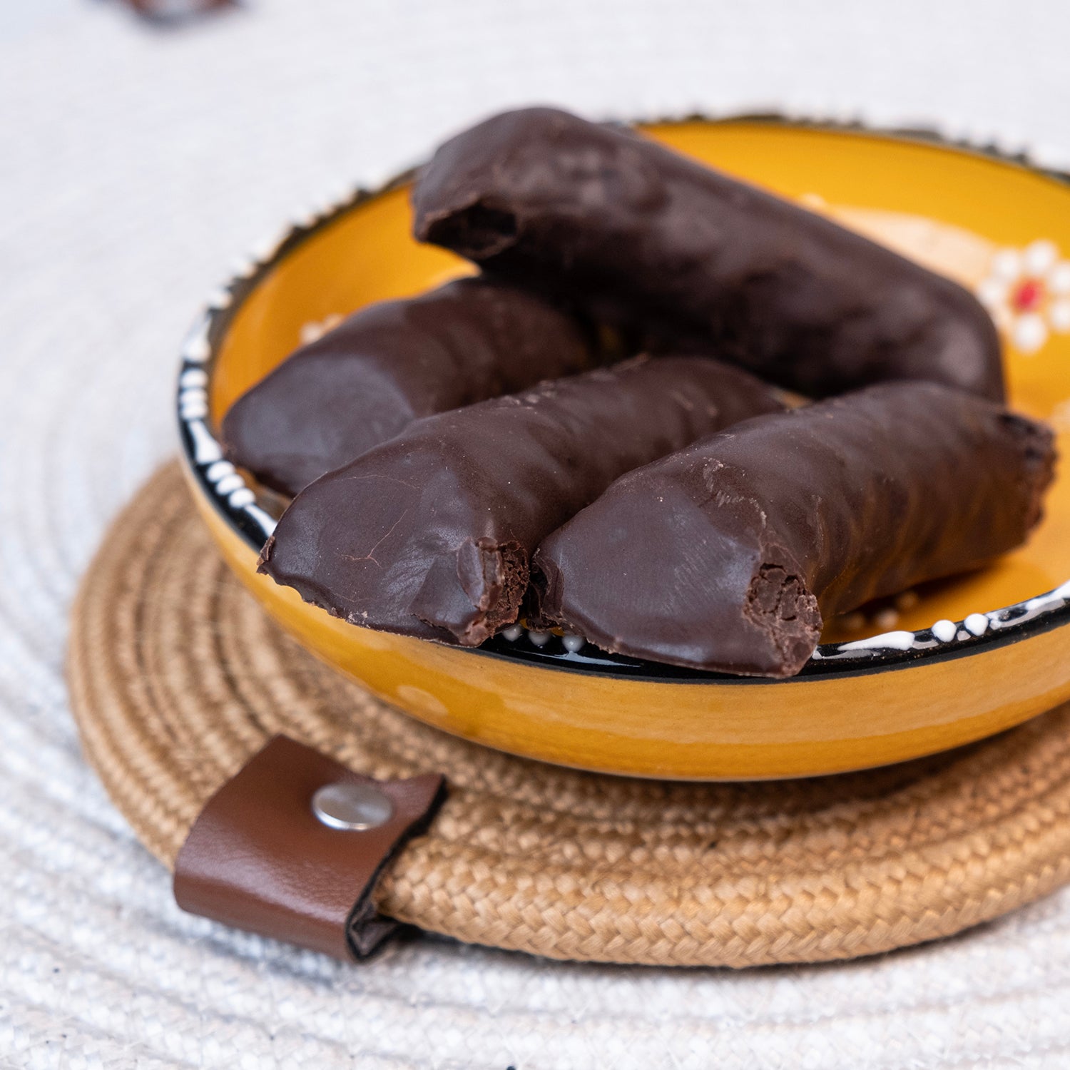 Sütlü çikolatayla kaplanmış kuru incir – doğal meyve ve tatlı birleşimi