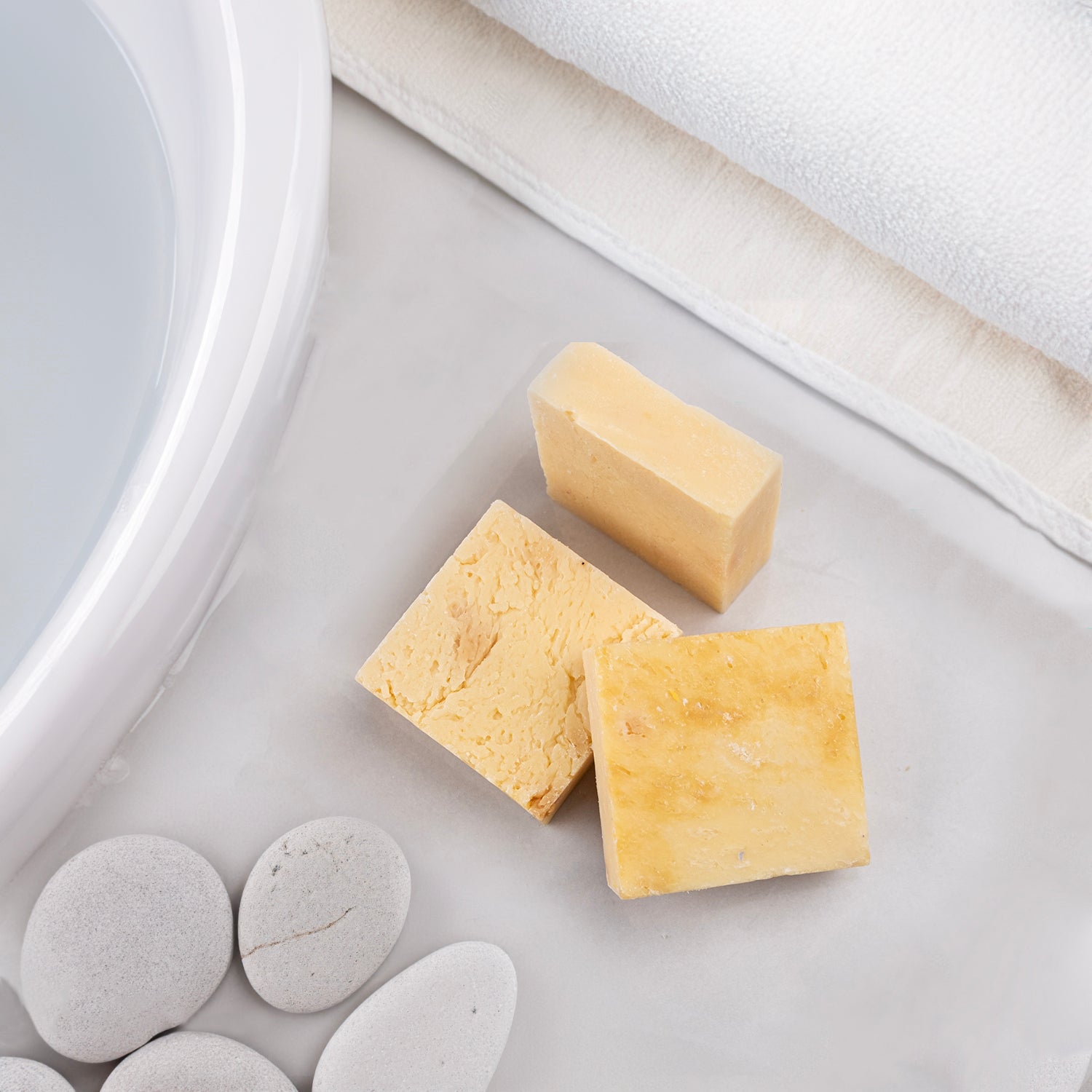 Ballı ve sütlü doğal sabun – nemlendirici ve yumuşatıcı etkili bitkisel cilt bakım ürünü