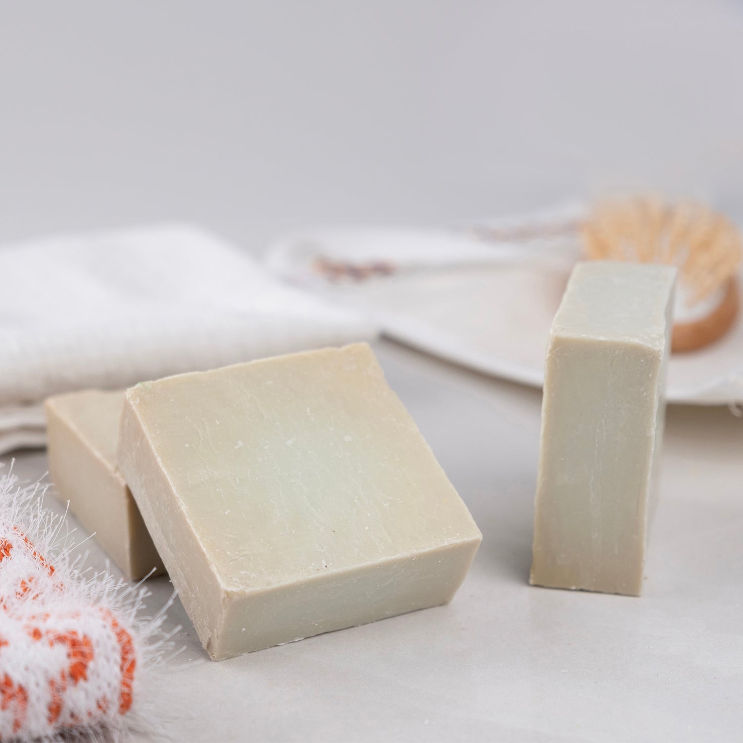 Isırgan otu özlü doğal sabun – saç dökülmesini azaltmaya ve cilt arındırmaya yardımcı bitkisel sabun”