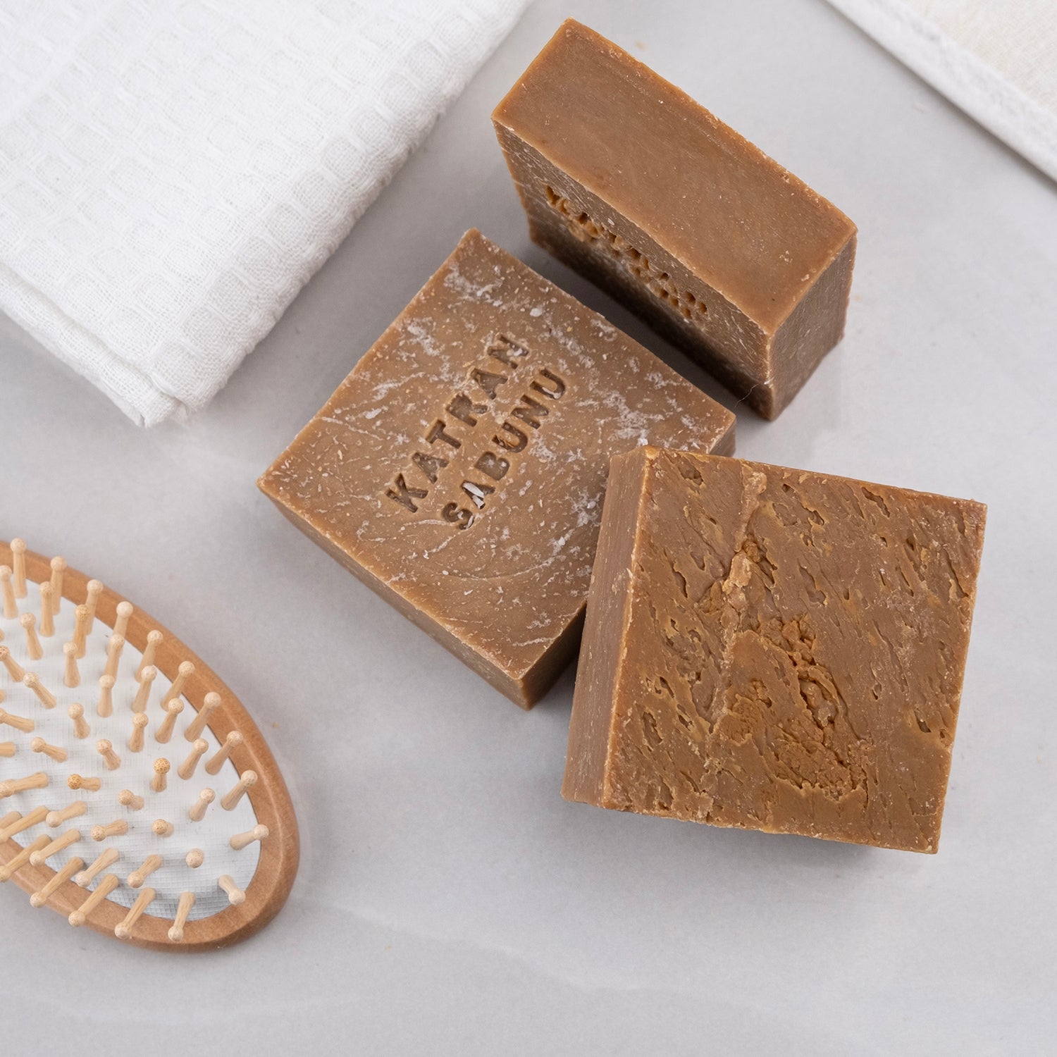 Ardıç katranı içeren doğal sabun – kepek, egzama ve cilt problemleri için geleneksel bakım sabunu