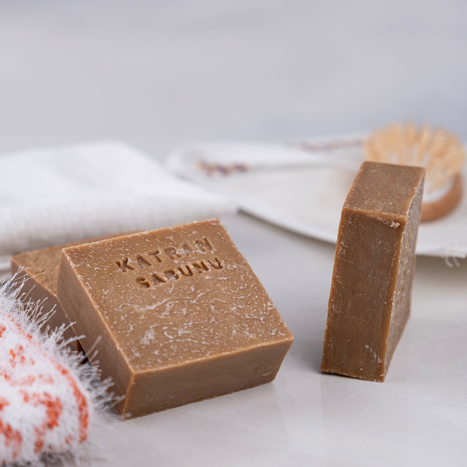 Ardıç katranı içeren doğal sabun – kepek, egzama ve cilt problemleri için geleneksel bakım sabunu