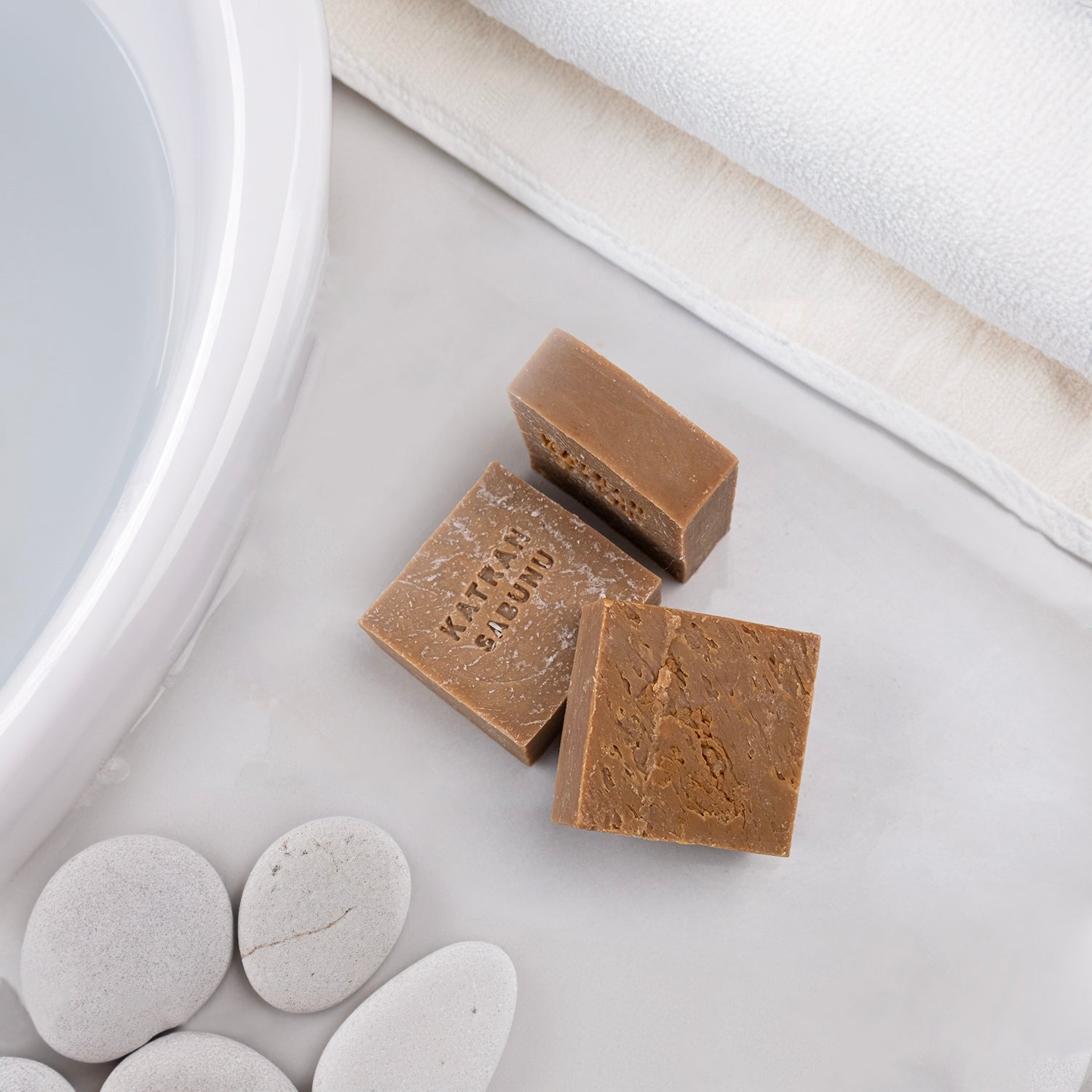 Ardıç katranı içeren doğal sabun – kepek, egzama ve cilt problemleri için geleneksel bakım sabunu