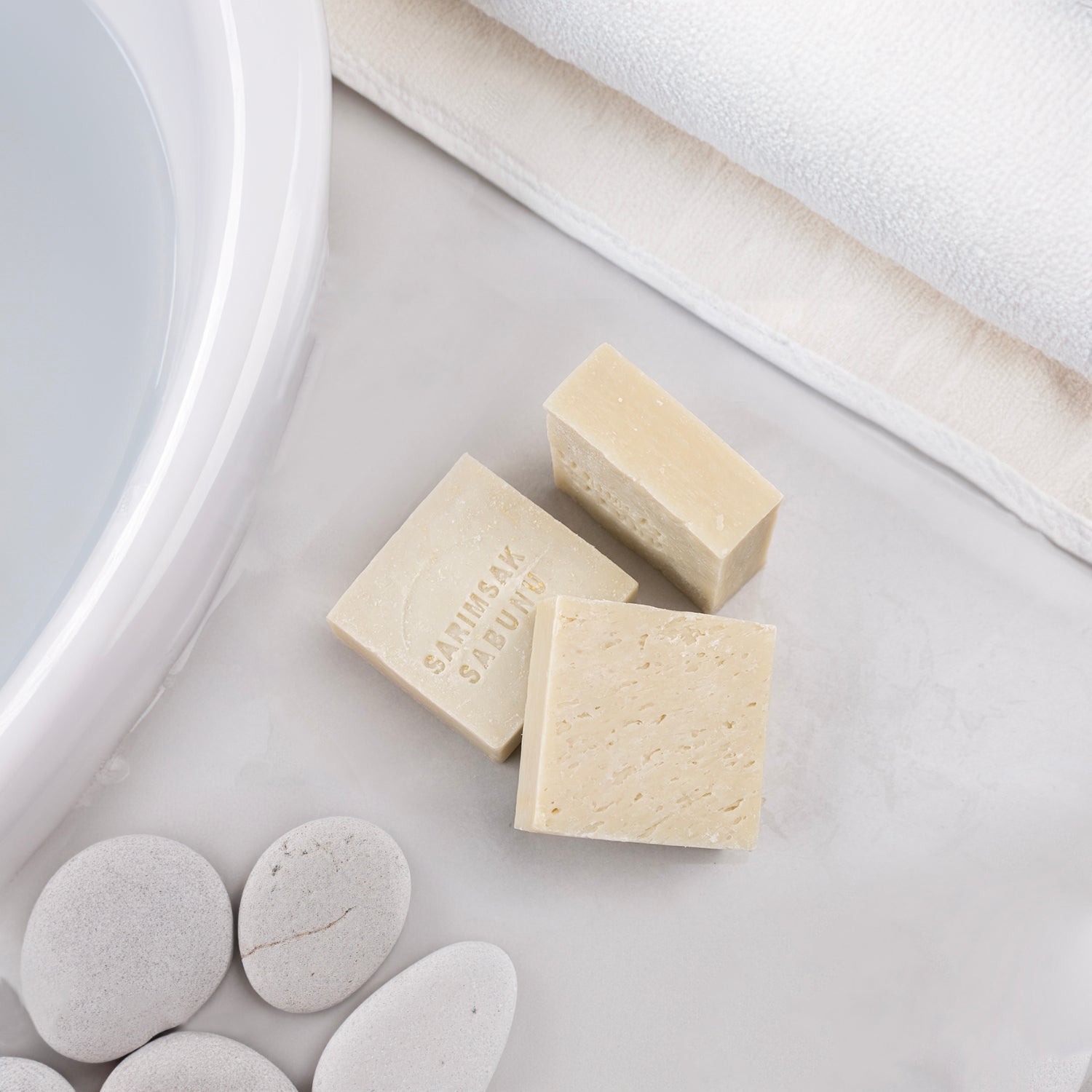 Sarımsak özü içeren doğal sabun – saç dökülmesine karşı etkili, saç köklerini besleyen bitkisel bakım ürünü