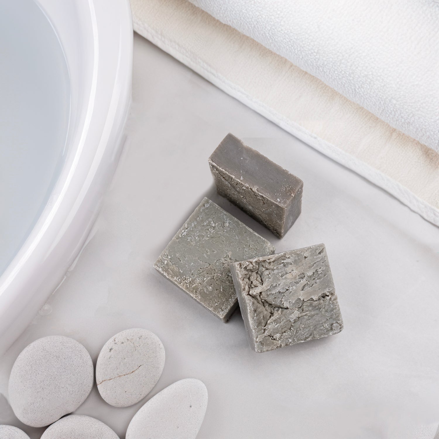 Mineral içerikli termal kil sabunu – gözenek temizleyici, yağ dengeleyici ve doğal cilt bakım sabunu