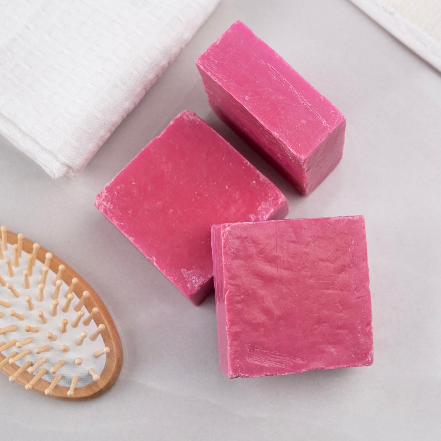 Yılan otu özlü doğal sabun – saç dökülmesine karşı etkili, kepek önleyici ve saç kökü güçlendirici bitkisel sabun