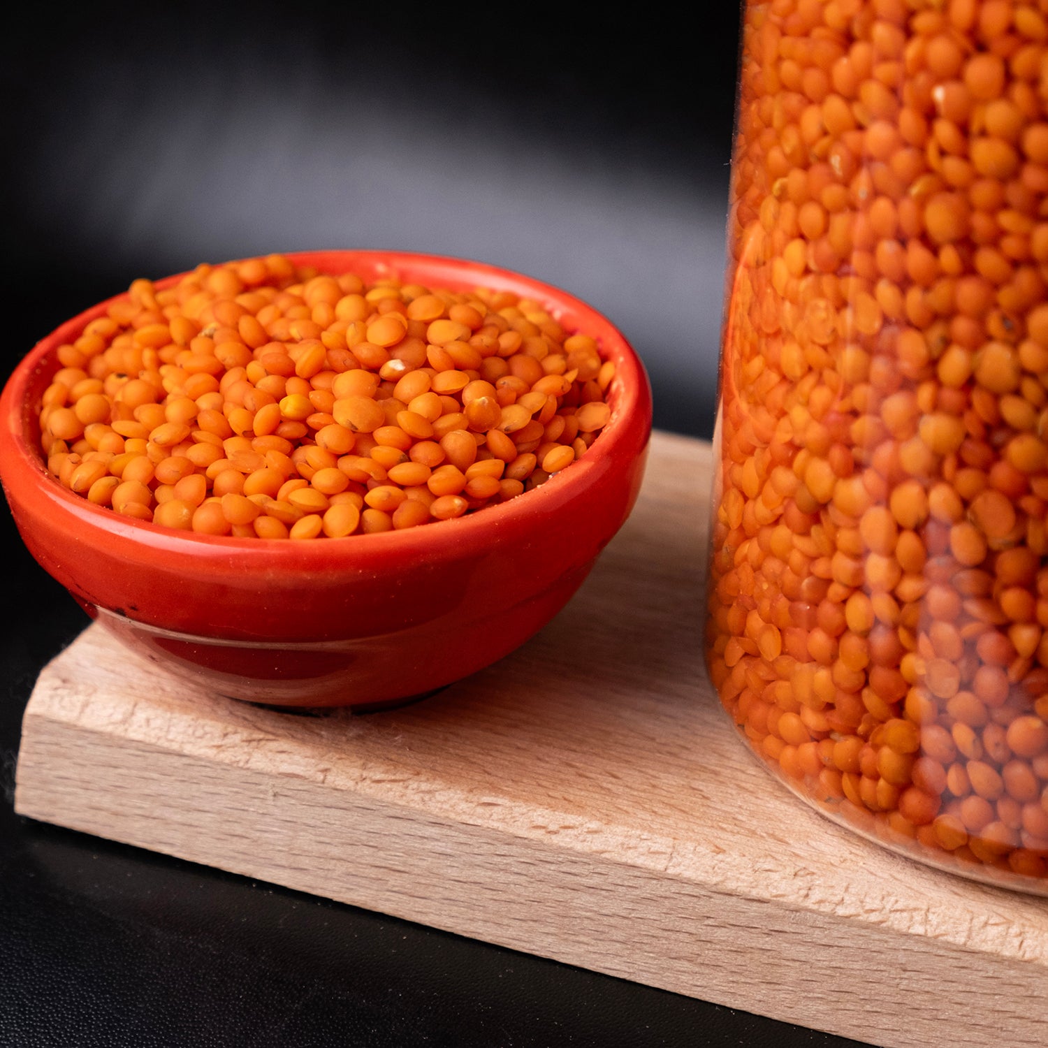 Yerli üretim parlak kırmızı mercimek taneleri – sağlıklı ve yüksek proteinli bakliyat ürünü
