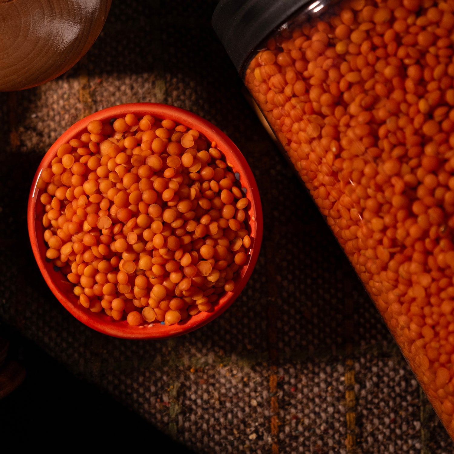 Yerli üretim parlak kırmızı mercimek taneleri – sağlıklı ve yüksek proteinli bakliyat ürünü