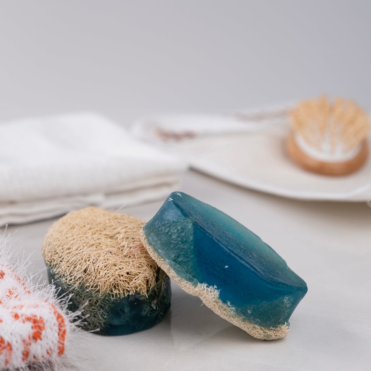 Kabak lifi ve argan yağı içeren doğal sabun – peeling etkili, besleyici ve yaşlanma karşıtı bitkisel cilt bakım ürünü