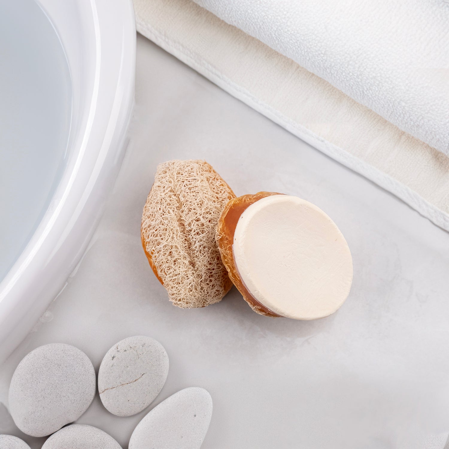 Kabak lifi, bal ve eşek sütü içeren doğal sabun – peeling etkili, nemlendirici ve besleyici bitkisel bakım sabunu