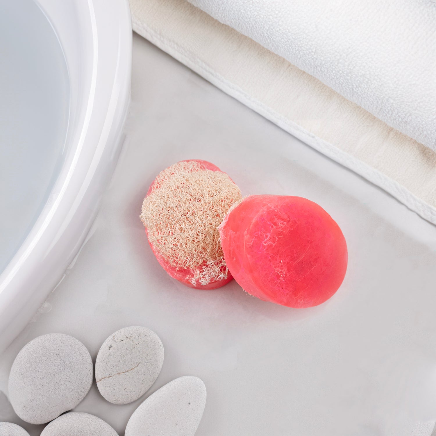 Gül özlü ve kabak lifli doğal sabun – peeling etkili, ferahlatıcı ve cilt yenileyici bitkisel bakım ürünü