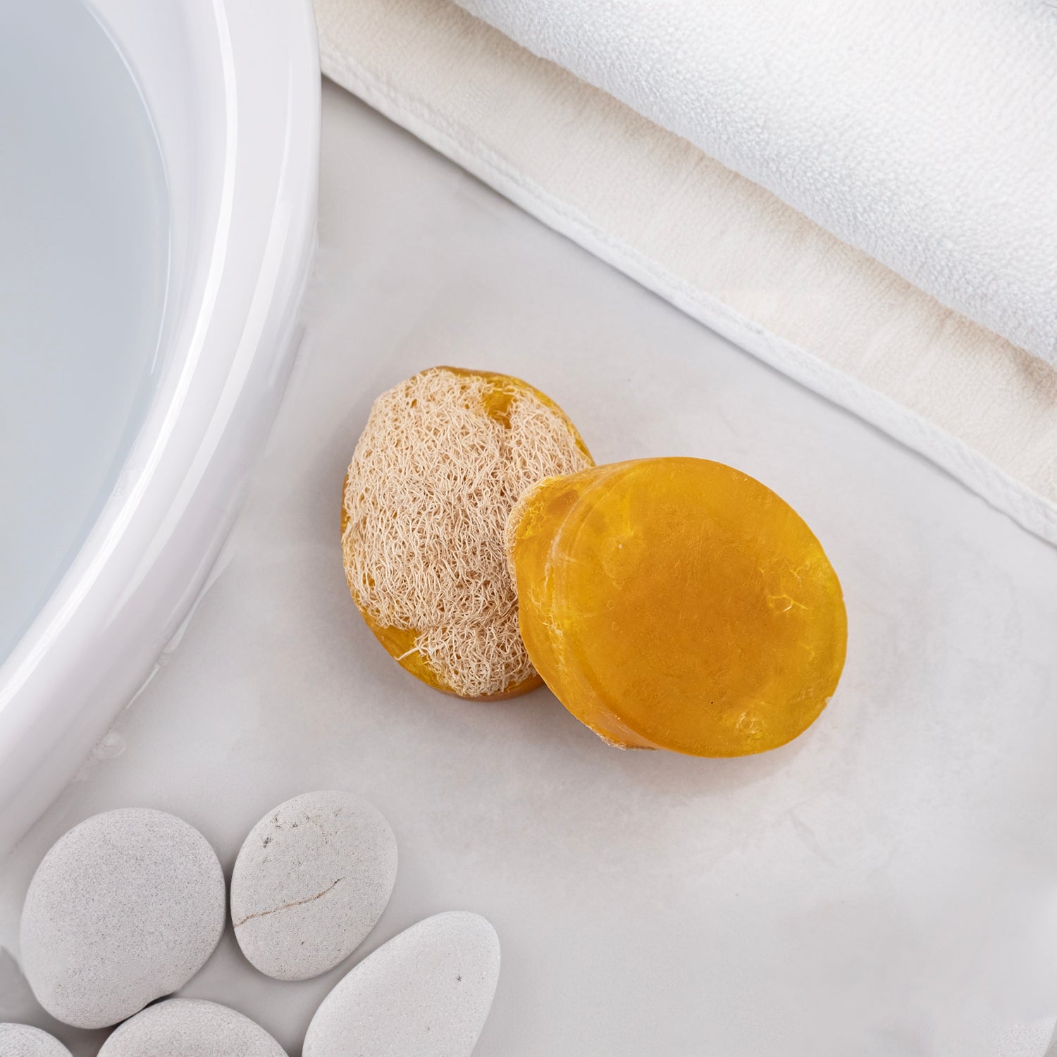 Kükürt ve kabak lifi içeren doğal sabun – peeling etkili, sivilce karşıtı ve yağ dengeleyici bitkisel bakım ürünü