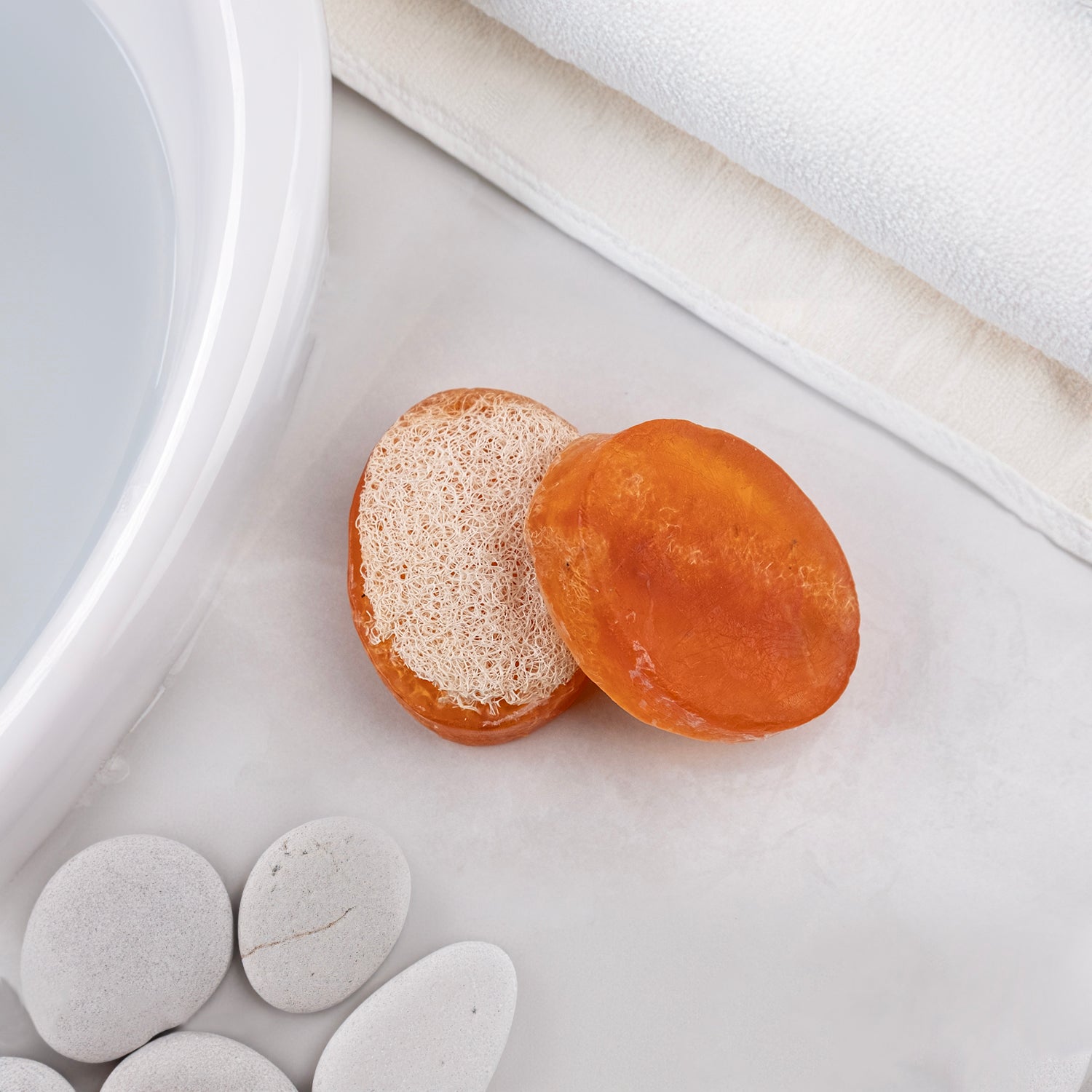 Mango özü ve kabak lifi içeren doğal sabun – peeling etkili, tropikal kokulu ve nemlendirici bitkisel bakım ürünü