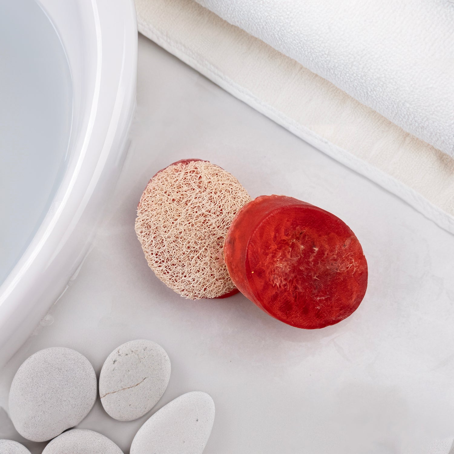 Nar özü ve kabak lifi içeren doğal sabun – peeling etkili, antioksidan özellikli ve cilt yenileyici bitkisel bakım ürünü