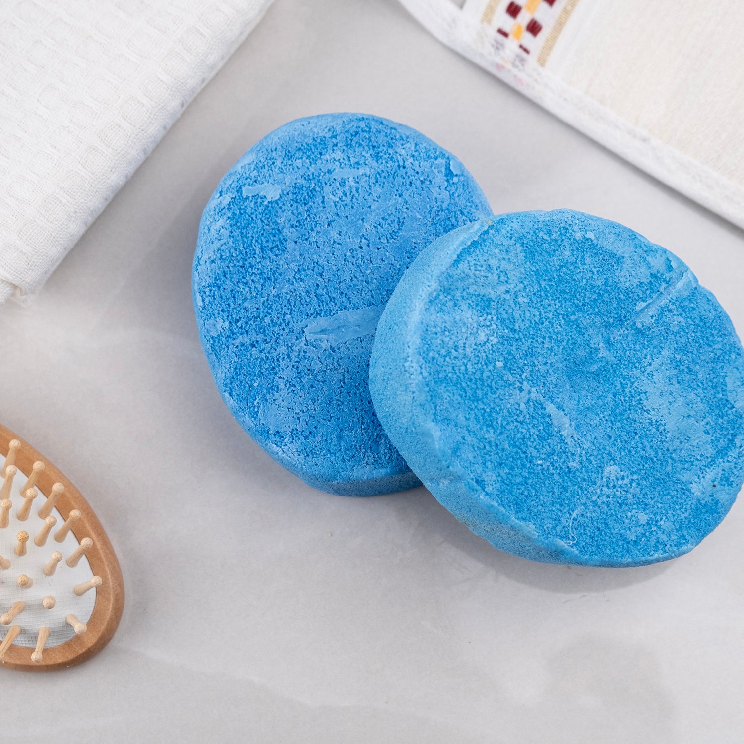 Okyanus esintili ve doğal sünger içeren sabun – ferahlatıcı, arındırıcı ve maskülen kokulu bitkisel bakım ürünü