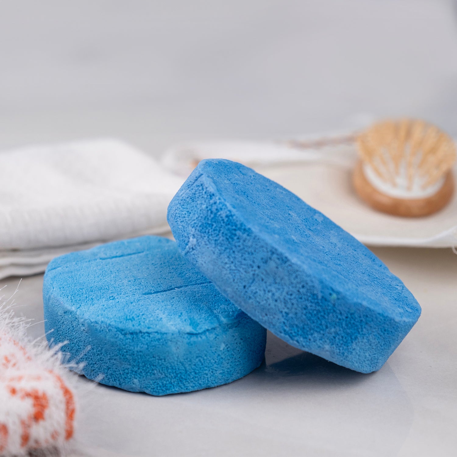 Okyanus esintili ve doğal sünger içeren sabun – ferahlatıcı, arındırıcı ve maskülen kokulu bitkisel bakım ürünü