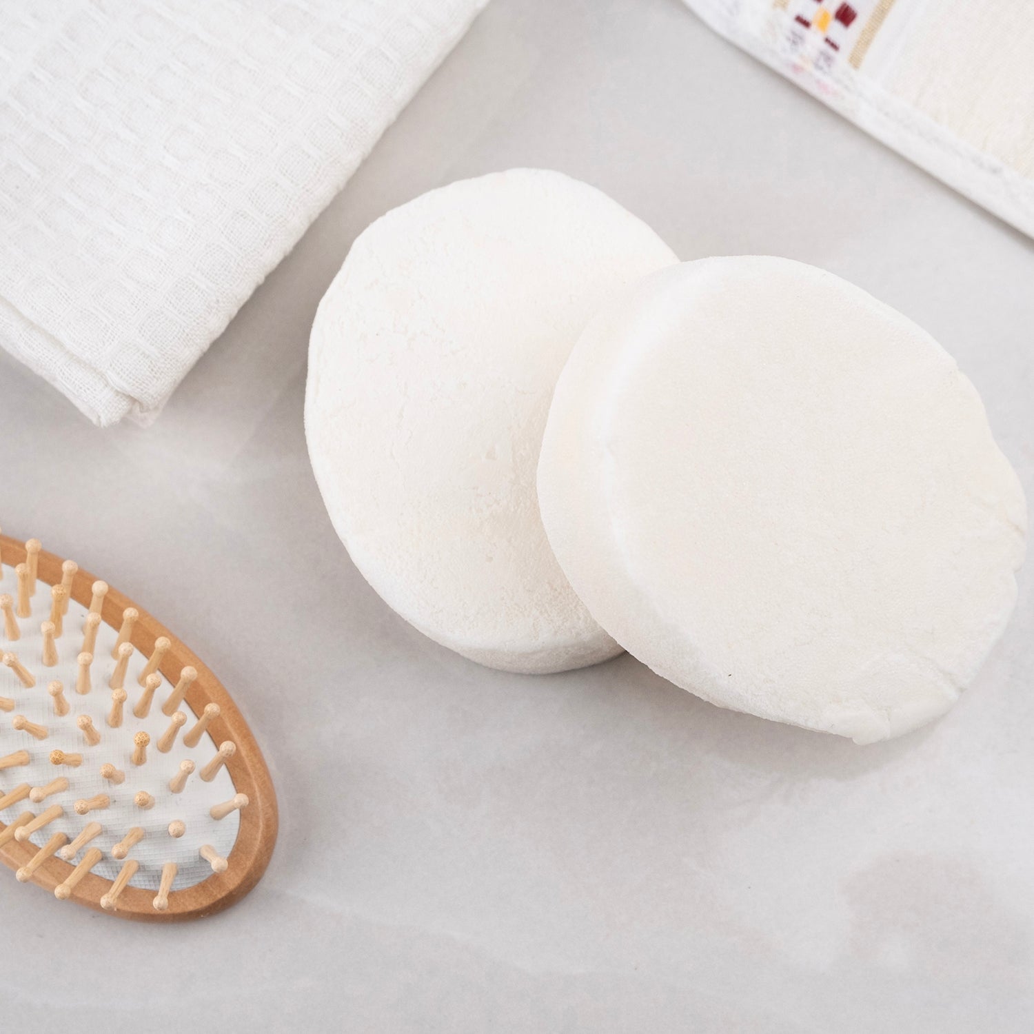 Türk hamamı kokulu ve doğal sünger içeren sabun – geleneksel, arındırıcı ve ferahlatıcı doğal bakım ürünü