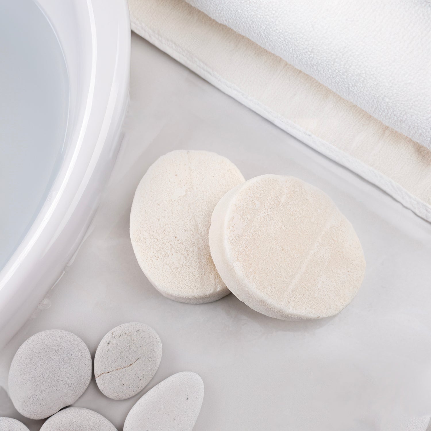 Türk hamamı kokulu ve doğal sünger içeren sabun – geleneksel, arındırıcı ve ferahlatıcı doğal bakım ürünü