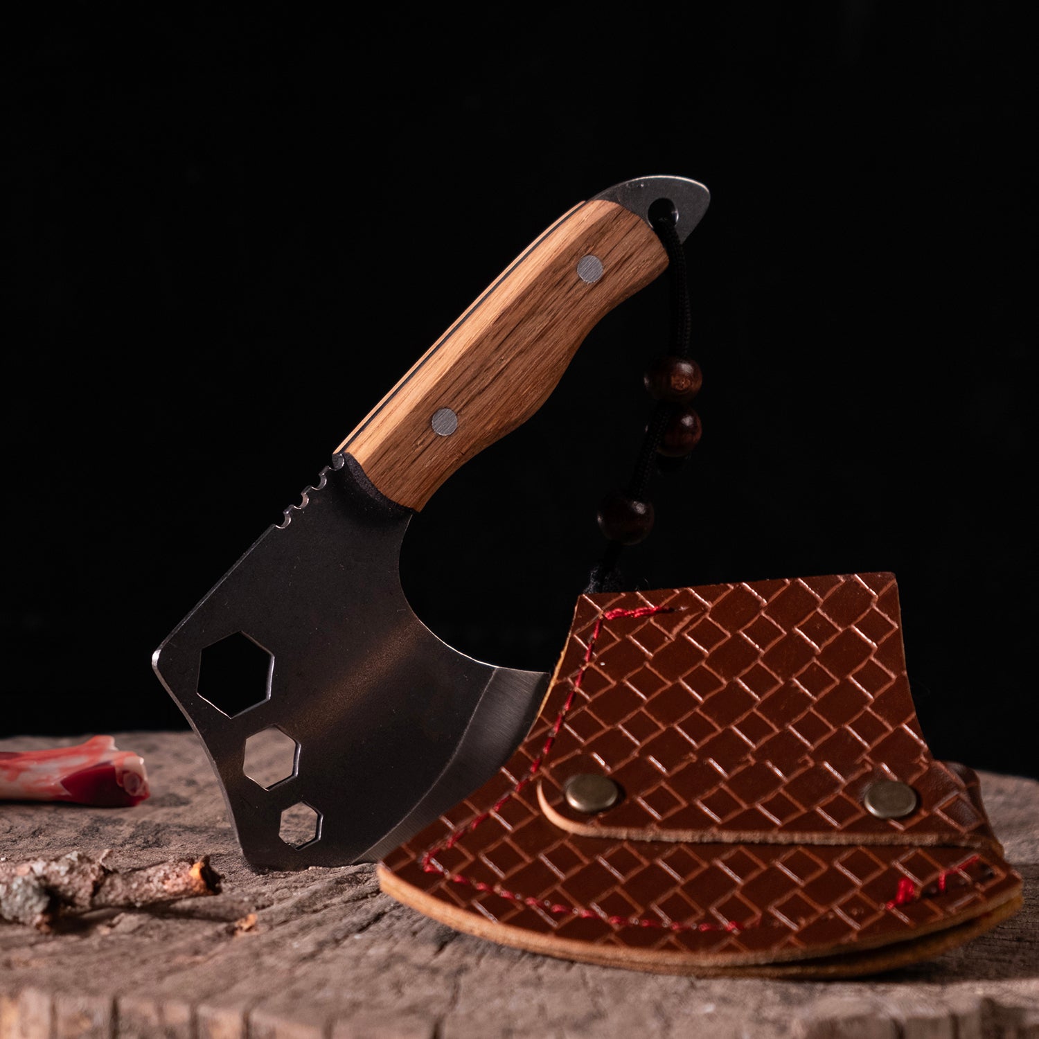 Ahşap saplı ve 4116 çelikten üretilmiş Alya mini satır modeli – kompakt ve pratik kesim aracı