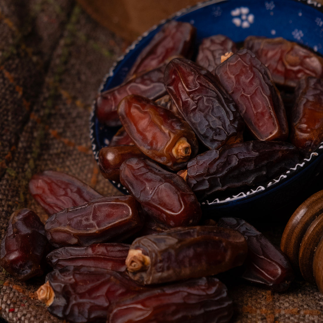 medine hurması, jumbo boy doğal hurma, sağlıklı hurma atıştırmalığı

