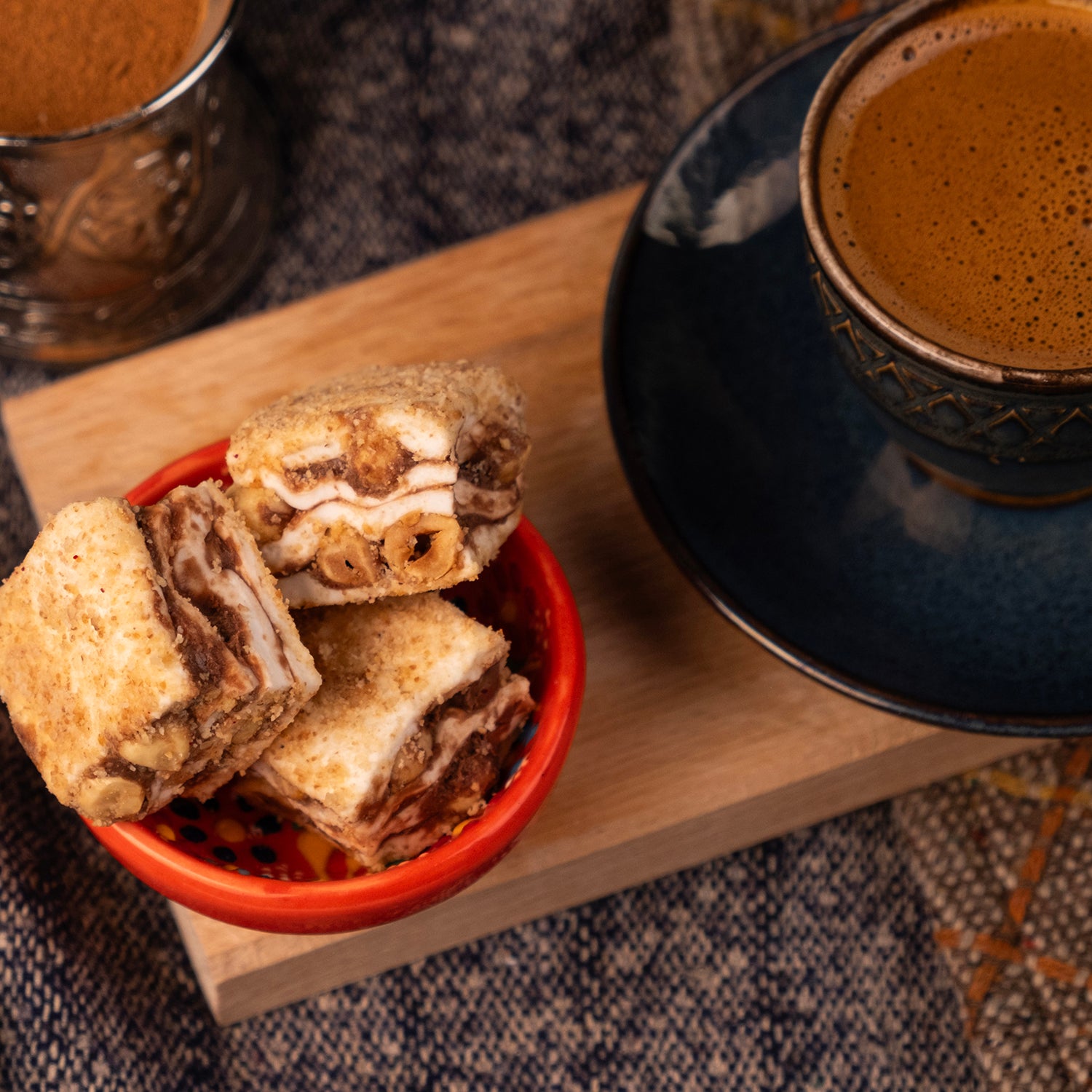 Bisküvi Kaplamalı Fındıklı Çikolatalı Baklava Dilim Lokum