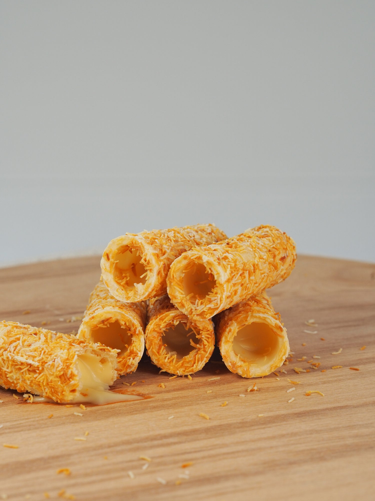 Cevizli tel kadayıfla hazırlanmış Konya sarması tatlısı – şerbetli, çıtır ve geleneksel Türk tatlısı