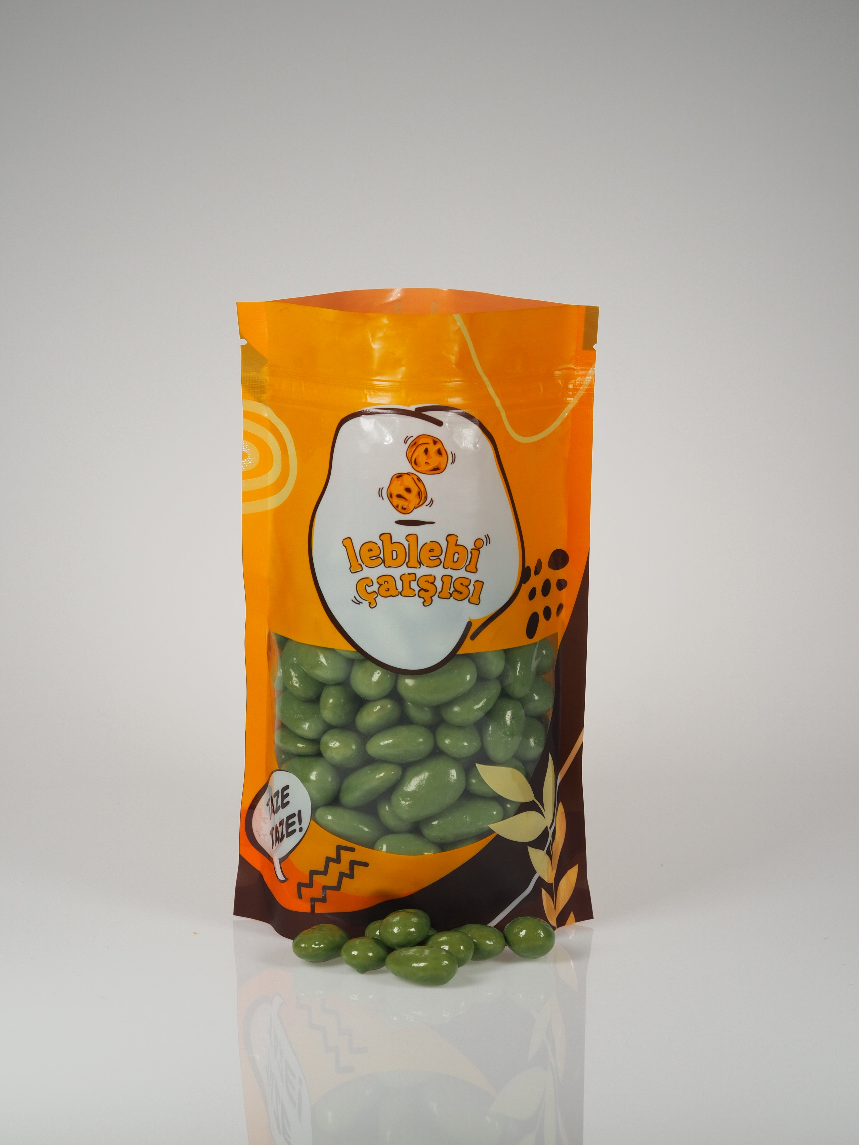 Matcha ile kaplanmış bademler – yeşil çay aromalı, doğal ve şık görünümlü atıştırmalık