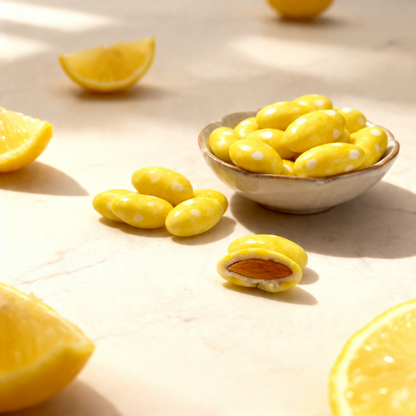 Limon aromalı beyaz çikolata ile kaplanmış çıtır badem drajeler